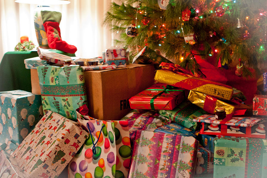 Conscious Gift Giving: How to Prevent Consumerism From Tainting the Holiday Spirit